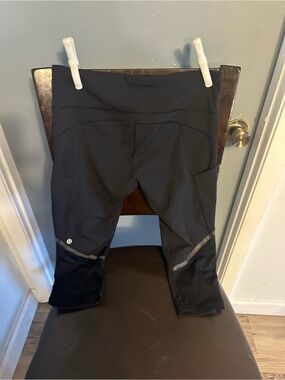 lululemon athletica Black Capri Leggings